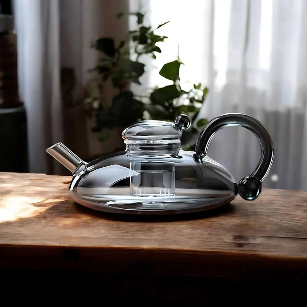 Close-up of Sereno teapot’s built-in tea filter with loose leaf tea inside